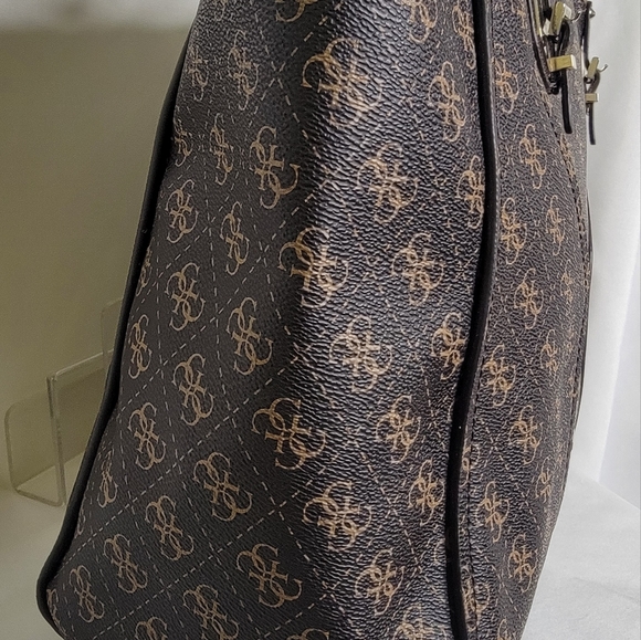 Guess Tote - Picture 5 of 11